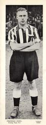 1939-40 Topical Times Footballers #NNO Fred Howe Front