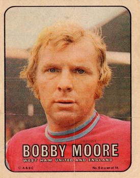 1970 A&BC Footballers pin-ups #8 Bobby Moore Front