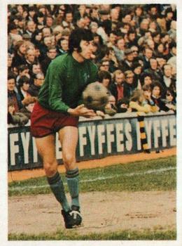 1976-77 Panini Football 77 (UK) #43 Alan Stevenson Front