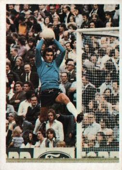 1976-77 Panini Football 77 (UK) #253 Peter Shilton Front