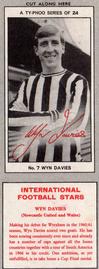 1967-68 Ty-Phoo International Football Stars Series 1 (Packet) #7 Wyn Davies Front