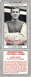 1967-68 Ty-Phoo International Football Stars Series 1 (Packet) #19 Bobby Moore Front