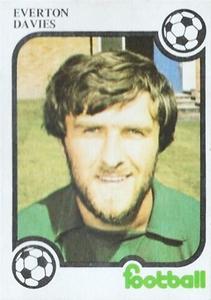 1975-76 Monty Gum Football Now #NNO Dai Davies Front