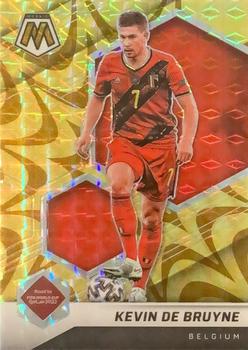 2021-22 Panini Mosaic Road to FIFA World Cup - Mosaic Reactive Gold #194 Kevin De Bruyne Front