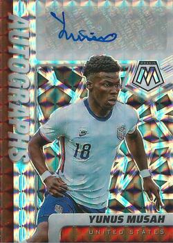 2021-22 Panini Mosaic Road to FIFA World Cup - Autographs Mosaic #A-YM Yunus Musah Front