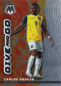 2021-22 Panini Mosaic Road to FIFA World Cup - Give and Go #5 Carlos Gruezo Front
