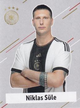 2022 Panini FIFA World Cup: Qatar 2022 Stickers DFB Team Germany - Base Gold #10 Niklas Süle Front