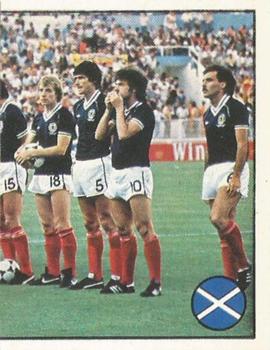 1984 Panini Euro 84 #252 Team Photo 2 Front