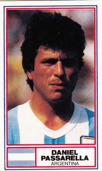 1984 Rothmans Football International Stars #NNO Daniel Passarella Front