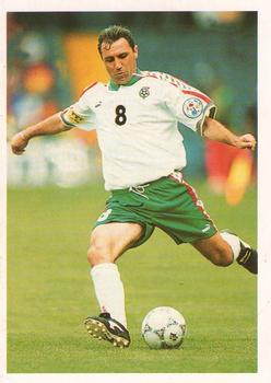 1998 Brooke Bond International Soccer Stars #13 Hristo Stoichkov Front