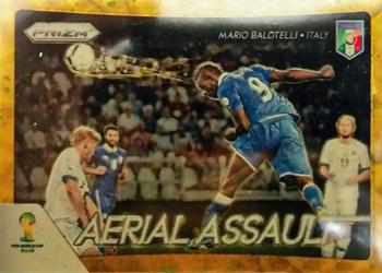 2014 Panini Prizm FIFA World Cup Brazil - Aerial Assault Prizms Gold Power #4 Mario Balotelli Front