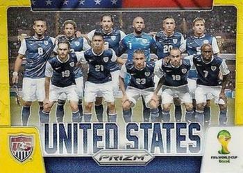 2014 Panini Prizm FIFA World Cup Brazil - Team Photos Prizms Gold #32 United States Front