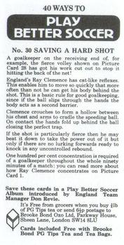 1976 Brooke Bond 40 Ways to Play Better Soccer #30 Saving a Hard Shot Back