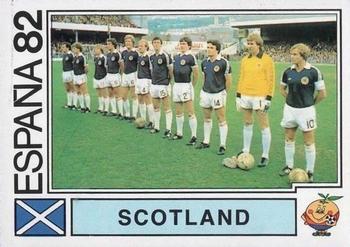 1982 Panini FIFA World Cup Spain Stickers #401 Scotland Team Group Front