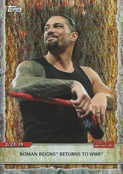 2020 Topps Road to WrestleMania - Foilboard #45 Roman Reigns Returns to WWE Front