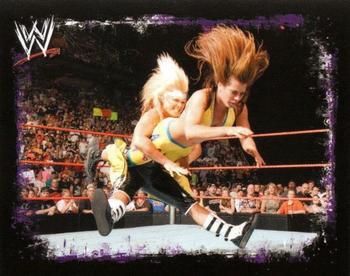 2009 Topps WWE Rivals Spanish #125 Beth Phoenix Front