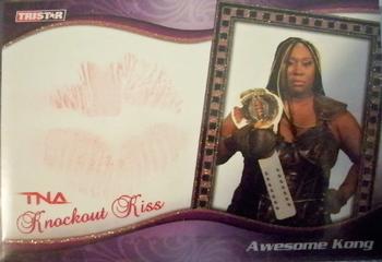 2009 TriStar TNA Knockouts - Knockout Kiss #K2 Awesome Kong Front