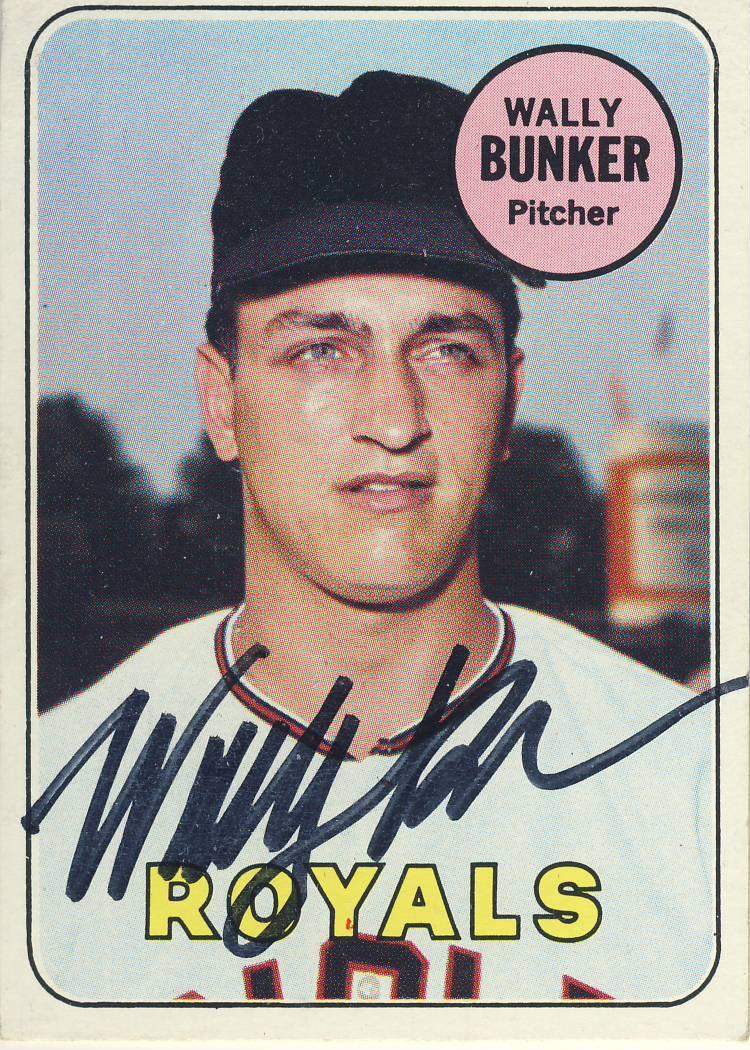 1969 Topps #137 Wally Bunker Front